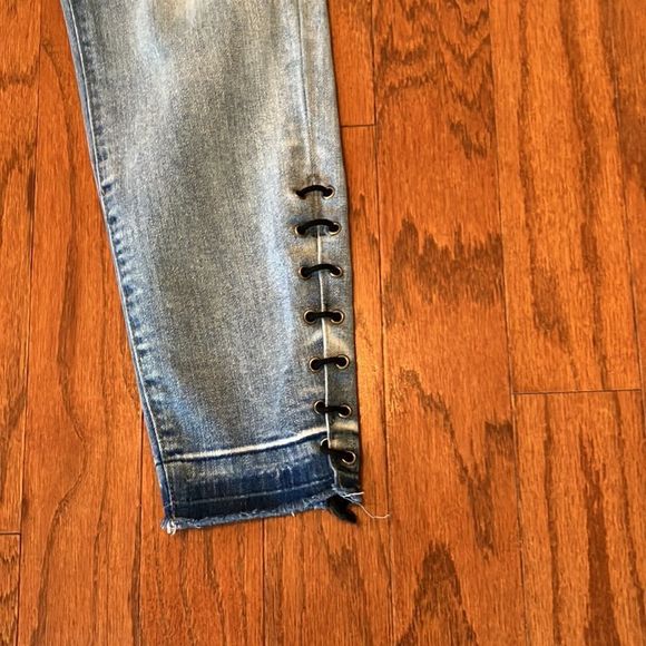 VIP Light Blue Ankle Jeans with Distressed Details - Picture 3 of 6